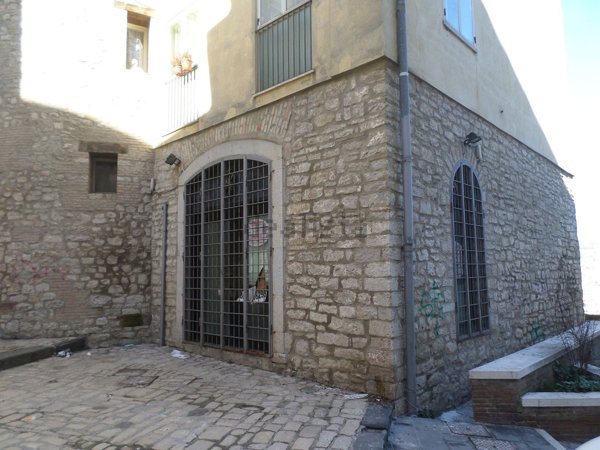 locale commerciale in vendita a Potenza