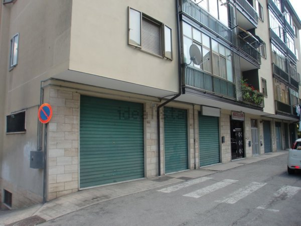 locale commerciale in vendita a Potenza