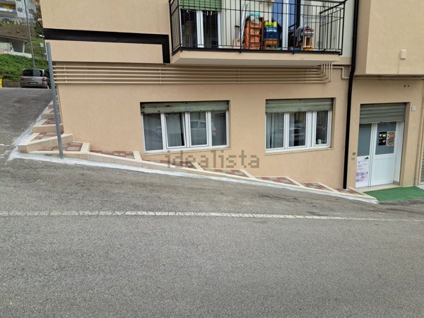 locale commerciale in vendita a Potenza