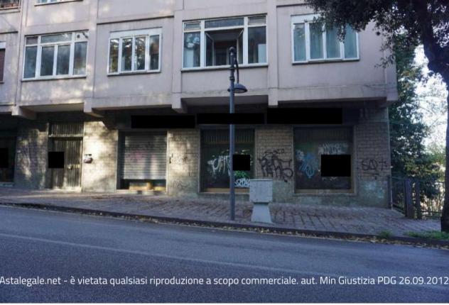 locale commerciale in vendita a Potenza