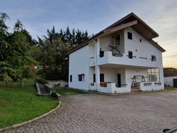 casa indipendente in vendita a Potenza in zona Contrada Rossellino