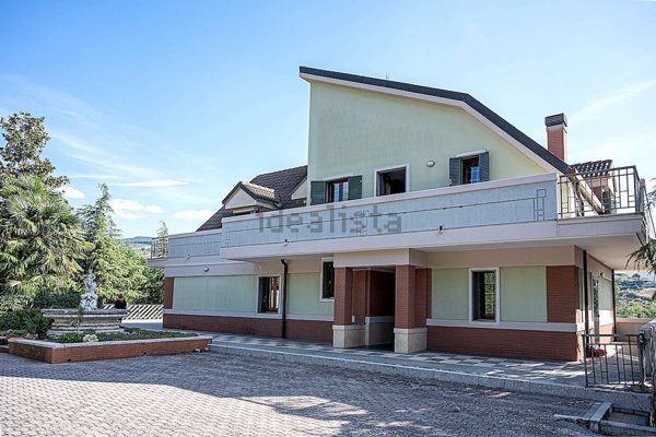 casa indipendente in vendita a Potenza