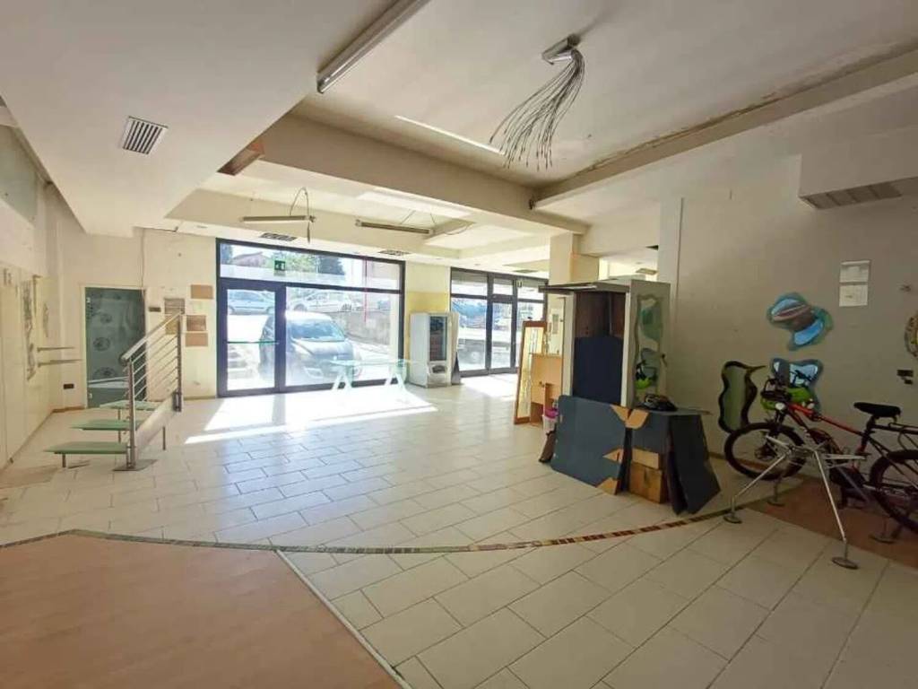 negozio in vendita a Potenza