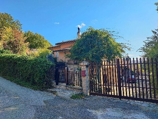 casa indipendente in vendita a Potenza in zona Macchia Romana