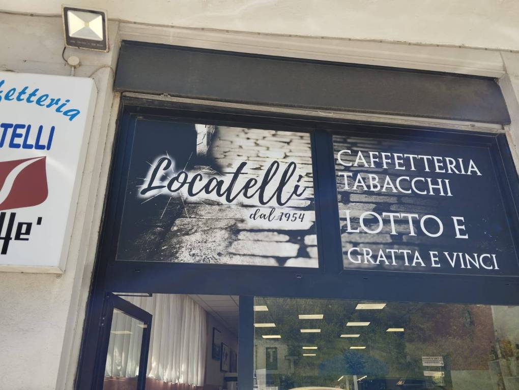 negozio in vendita a Potenza in zona Gallitello