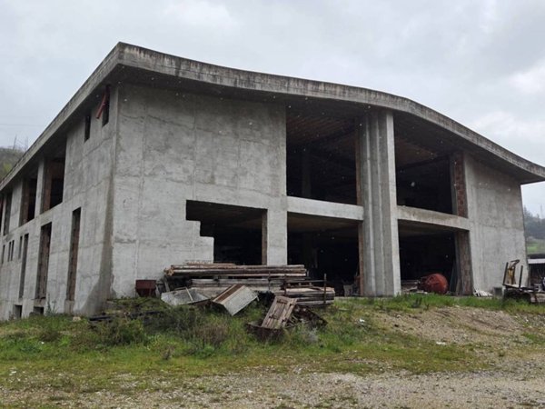 negozio in vendita a Potenza in zona Gallitello