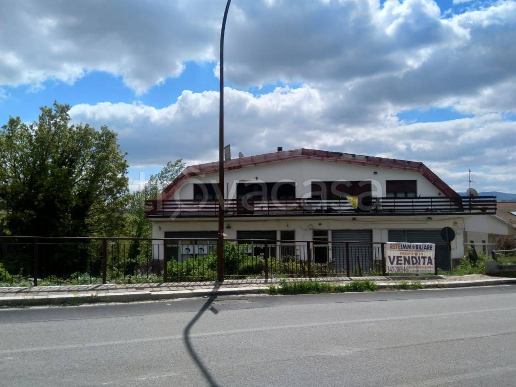 locale commerciale in vendita a Potenza in zona Macchia Romana