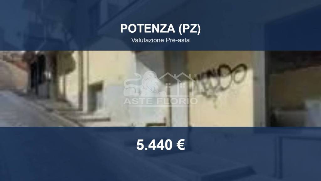 locale commerciale in vendita a Potenza