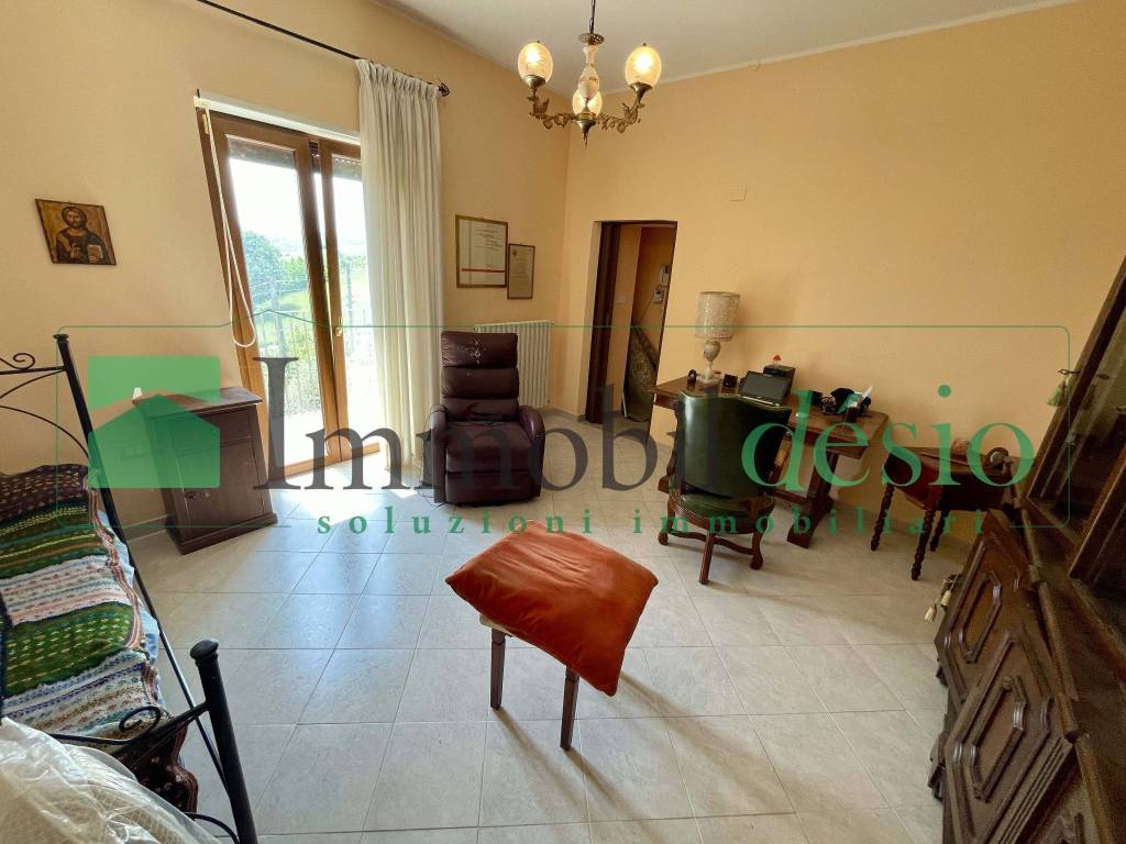 casa indipendente in vendita a Potenza in zona Giuliano