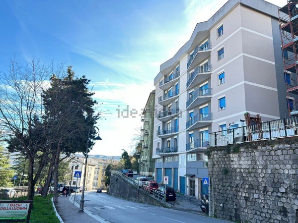 appartamento in vendita a Potenza in zona Rione Montereale