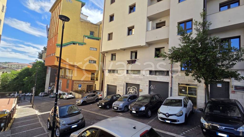 ufficio in vendita a Potenza in zona Rione Lucania