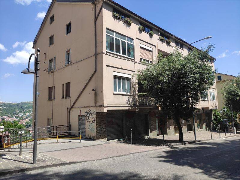 negozio in vendita a Potenza