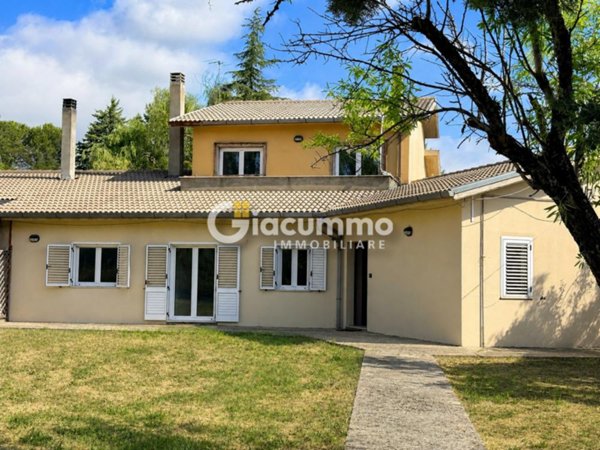 casa indipendente in vendita a Potenza