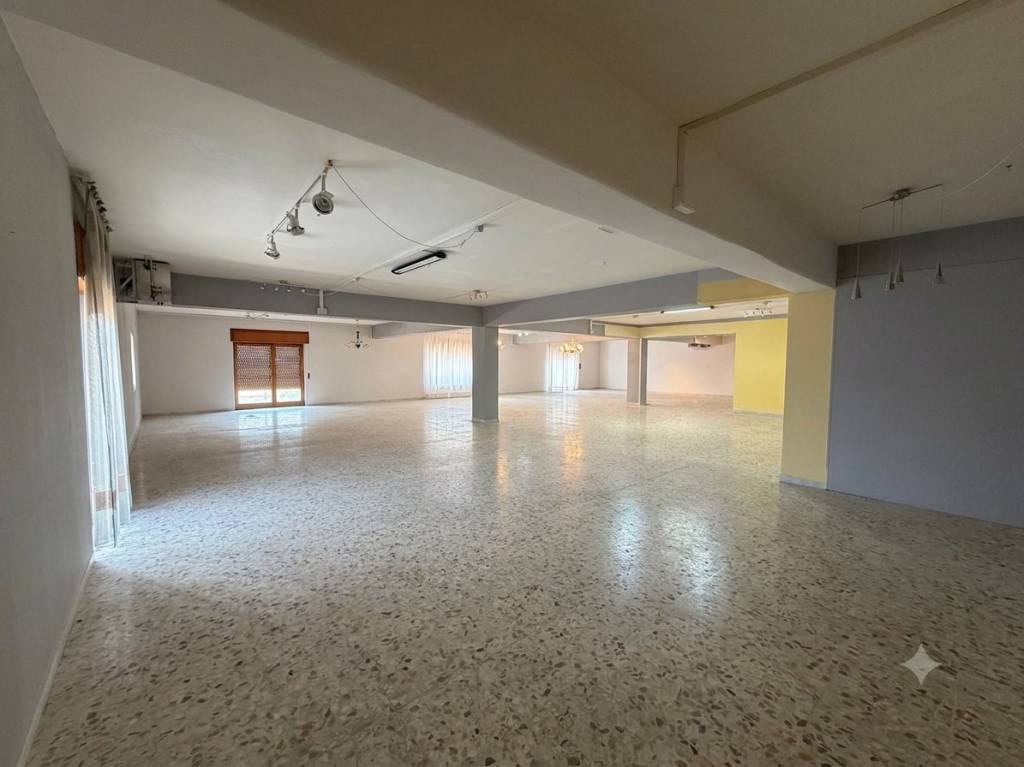 negozio in vendita a Potenza