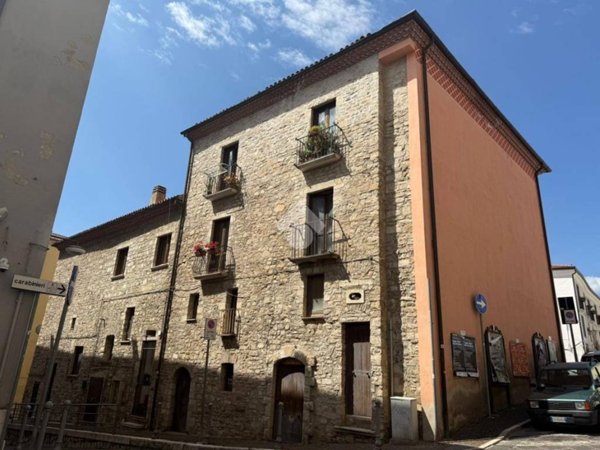 appartamento in vendita a Potenza in zona Rione Centro