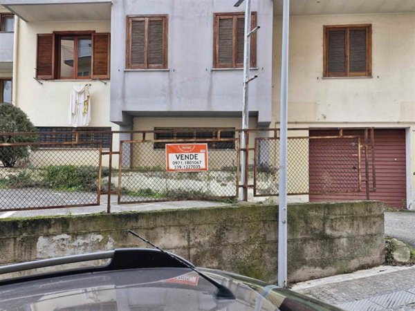 locale commerciale in vendita a Potenza in zona Rione Centro