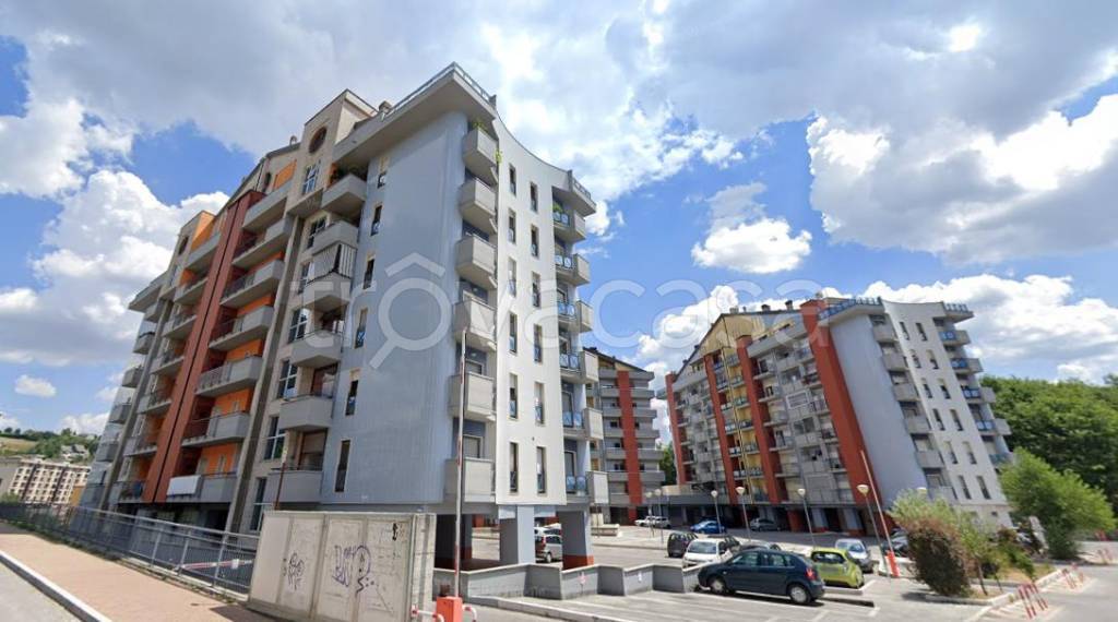 box auto in vendita a Potenza in zona Macchia Romana
