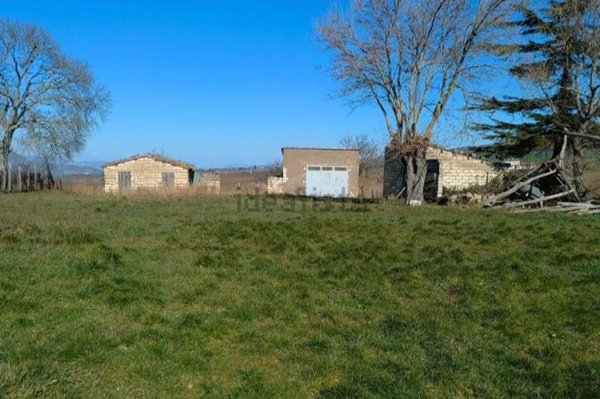 pentavano in vendita a Rionero in Vulture