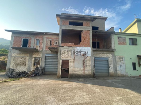 casa indipendente in vendita a Rionero in Vulture