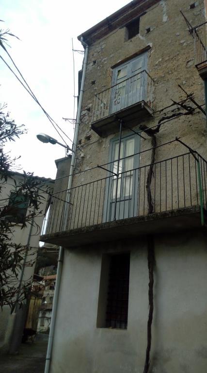 casa indipendente in vendita a Rivello