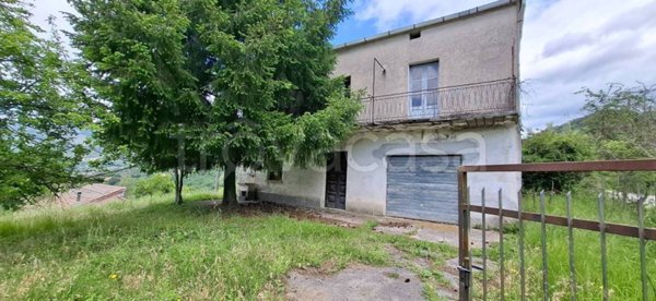 casa indipendente in vendita a Rivello