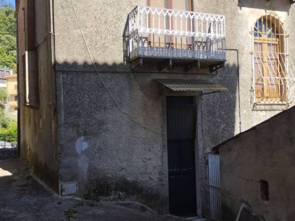 intera palazzina in vendita a Rivello in zona San Costantino