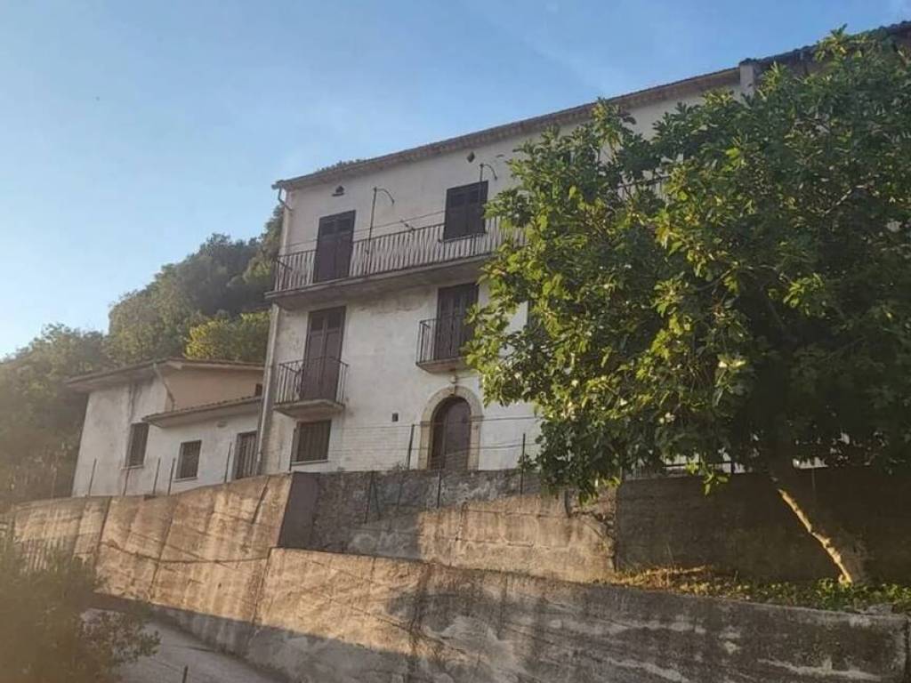 casa indipendente in vendita a Rivello