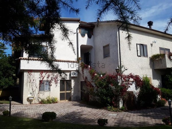 casa indipendente in vendita a Rivello