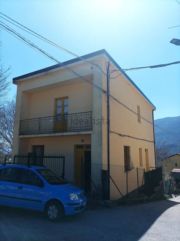 casa indipendente in vendita a Rivello in zona Rotale