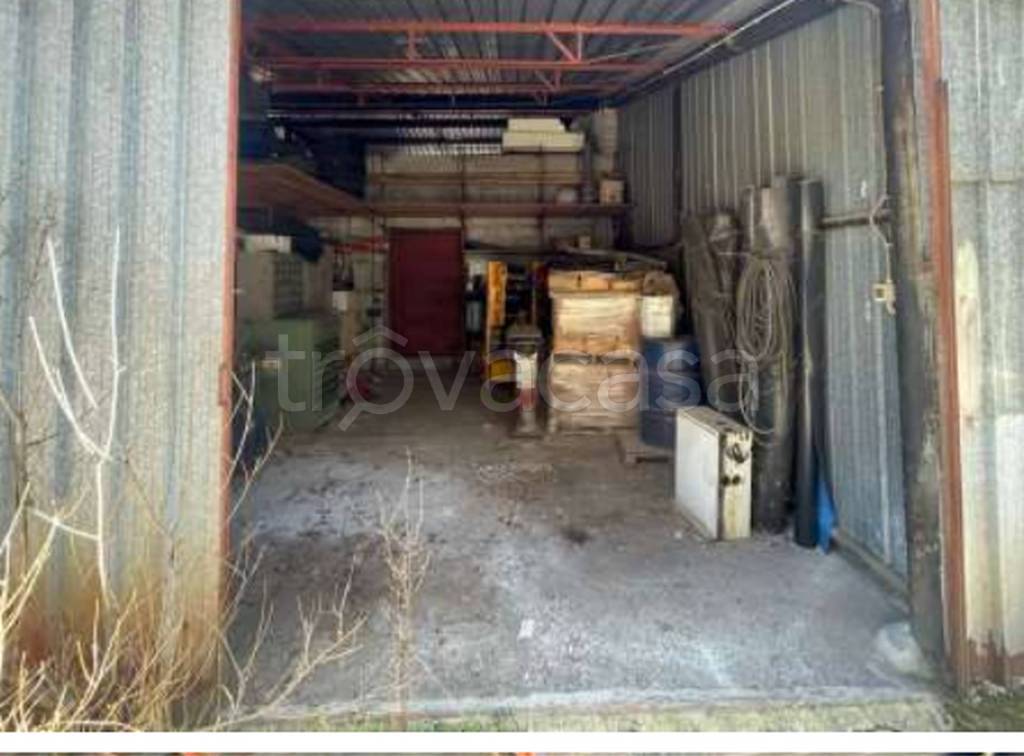 locale commerciale in vendita a Rivello