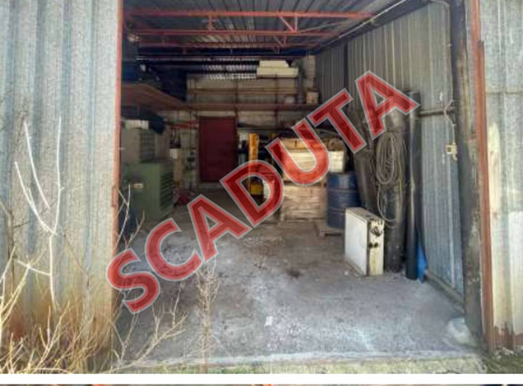 locale commerciale in vendita a Rivello