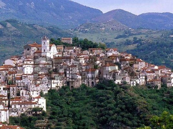 casa indipendente in vendita a Rivello