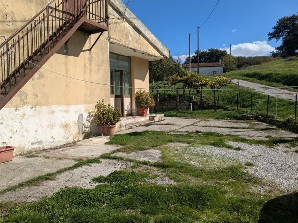 casa indipendente in vendita a Ruoti