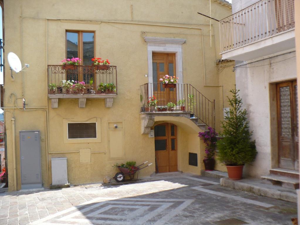 casa indipendente in vendita a Ruvo del Monte