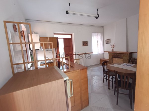 casa indipendente in vendita a San Costantino Albanese