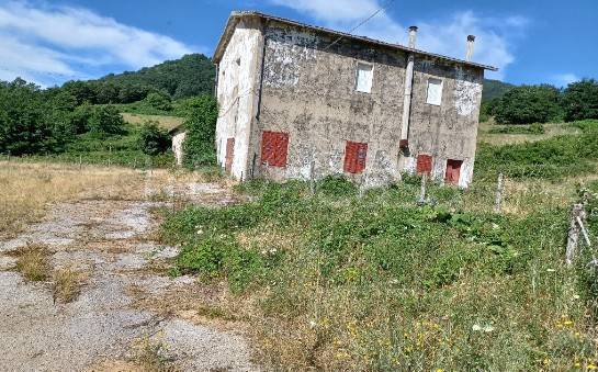 locale commerciale in vendita a San Fele