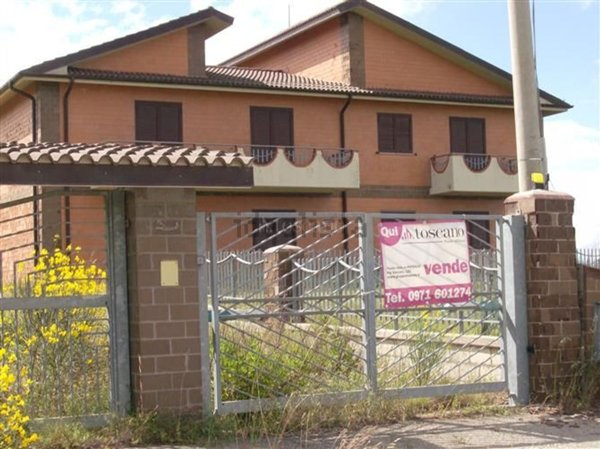 casa indipendente in vendita a San Fele in zona Pierno