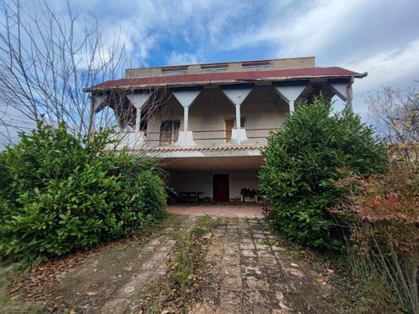casa indipendente in vendita a Tito