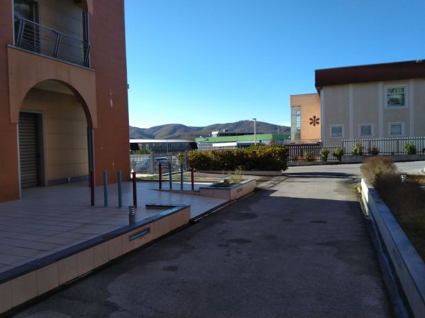 locale commerciale in vendita a Tito