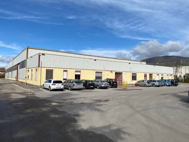 locale commerciale in vendita a Tito