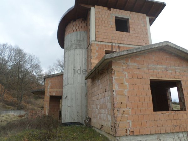 casa indipendente in vendita a Tito