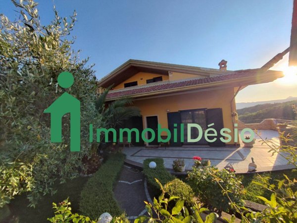 casa indipendente in vendita a Tito