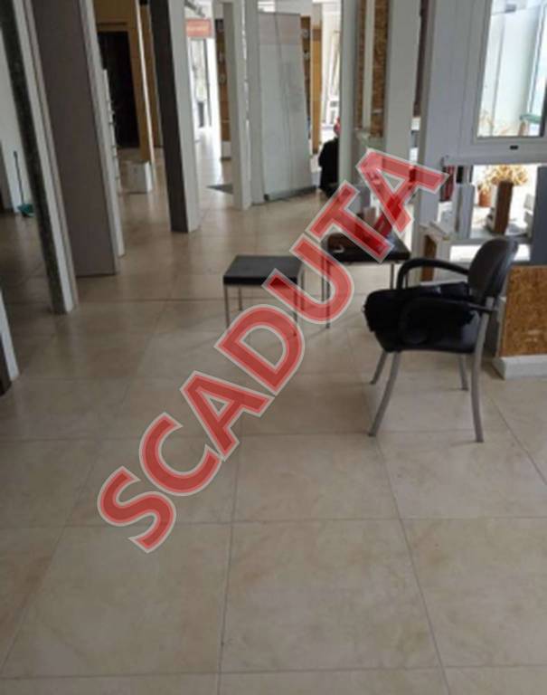 negozio in vendita a Tito