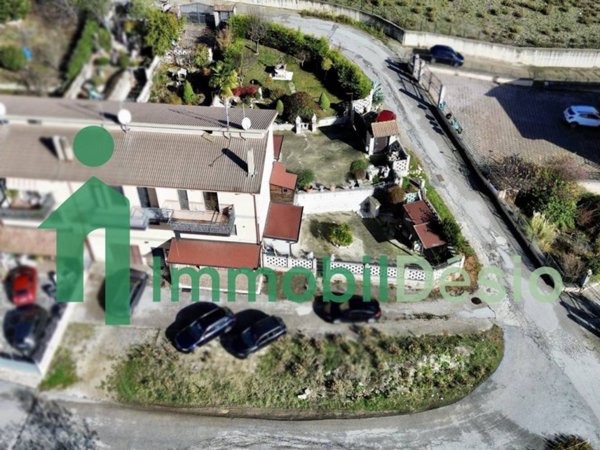 casa indipendente in vendita a Tito
