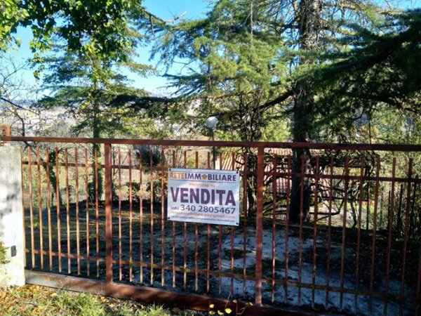 casa indipendente in vendita a Tito