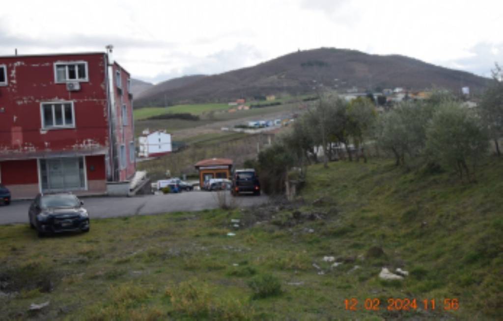 locale commerciale in vendita a Tito