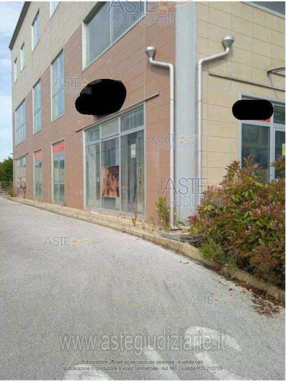 negozio in vendita a Tito