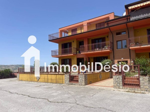 negozio in vendita a Tito