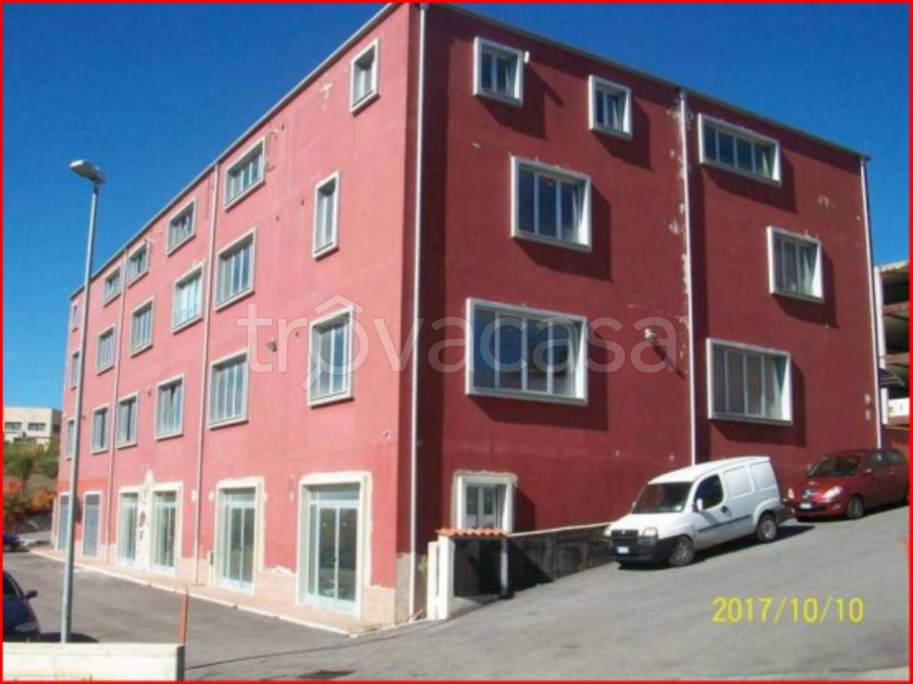 negozio in vendita a Tito