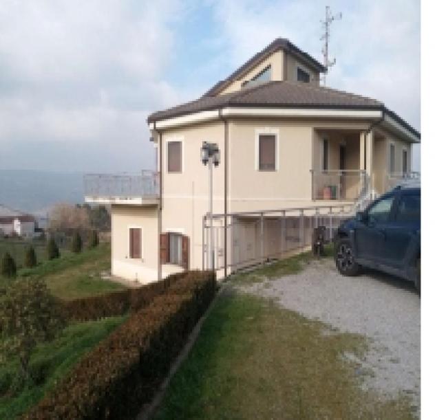 quadrivano in vendita a Tito